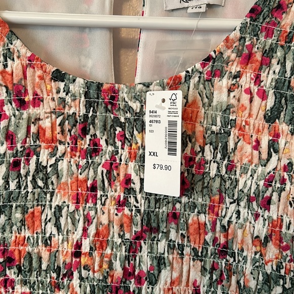 Smocked floral dress - Picture 2 of 3